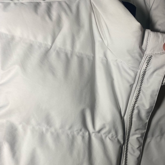 H&M White Puffer Vest - Picture 4 of 6